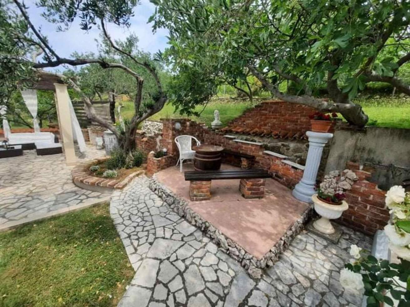 Apartments Robi- Swimming Pool And Beautiful Garden Kampor Exterior foto